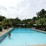 Hotel The 2*