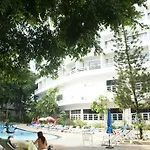โรงแรมรอยัลพาเลซ 3* Pattaya
