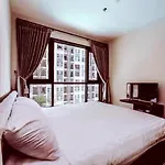 Apartment The Base