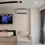 อพาร์ทเม้น Center By Sunny Pattaya