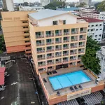 โรงแรม Eastiny Plaza 3*