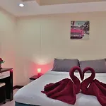 Hotel Harrys Bar & Restaurant Pattaya