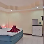 Harrys Bar & Restaurant Hotel