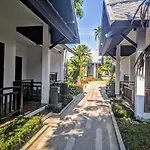 Long Garden & Pavilions