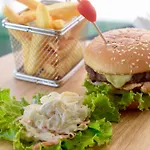 Harrys Bar & Restaurant