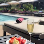 Hotel Let's Hyde & - Pool