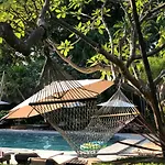 Let's Hyde & - Pool Hotel