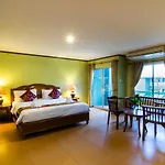Resort Phuphaya Pattaya
