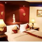 โรงแรม Rita & 3*