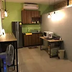 Hostel Baan Wararin *