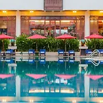 Mountain & Convention Center 4* Pattaya
