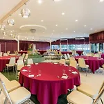 Mountain & Convention Center Hotel