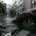 Centara Avenue Apartment 711