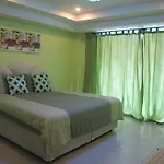 Oyo 75330 Little House 2*