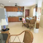 Butterfly Garden Boutique Residences Large Luxury Apts And A Lifetsyle Destination By Neang, Everything Need Right Here 1-3 Bedrooms 110 To 190 Sq Mtrs, 2 Full Bathrooms, Rain Shower, Bath, Bbq, Free Wifi, Staff 24-7, Close To Beac อพาร์ทเม้น Pattaya