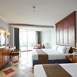 Long Garden & Pavilions Hotel