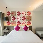 J Hotel 4*