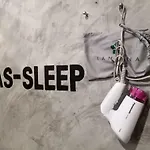 Asleep By Lantana Hostel *
