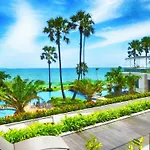 The Palm Wongamat Apartment *