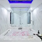 4bd Pool With Jacuzzi - Exquisite Pool A Villa Pattaya