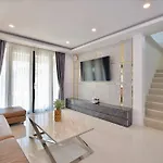 Villa 4bd Pool With Jacuzzi - Exquisite Pool A Pattaya