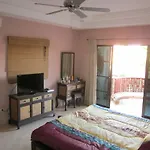 Baan Kanittha - 5 Bedrooms Pool Villa