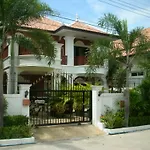 Baan Kanittha - 5 Bedrooms Pool Villa