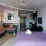 Viewtalay Beachfront By Nd อพาร์ทเม้น Pattaya
