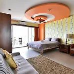 อพาร์ทเม้น Viewtalay Beachfront By Nd Pattaya