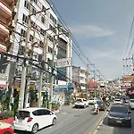 Cherry โรงแรม 3*