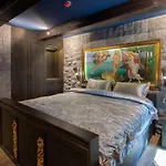 Hotel Castle Suites