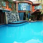 Khunsri Art Boutique