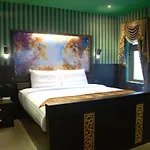 Hotel Castle Suites 5*