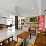 Hotel Oyo 285 The Modern Place 2*