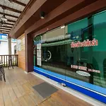 Hotel Oyo 285 The Modern Place