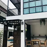 Warm White Inn