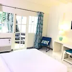 Hotel At Nine 2*