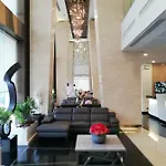 The Peak Towers Sea View อพาร์ทเม้น