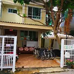 Anna Hostel