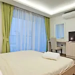Stylish In Peak Towers อพาร์ทเม้น