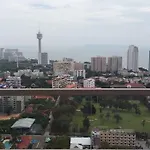The Peak Towers Sea View * Pattaya