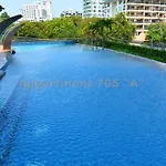Apartment The Peak Towers Sea View