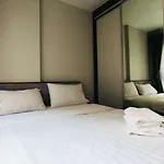 The Base By Mickey Aparthotel