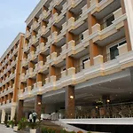 โรงแรม Lk Grand Living Place