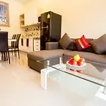 Villa Pool 39b 300 Mater To Gate Pattaya