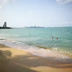 Pattaya Lpn Condo With Swimming Pool View1