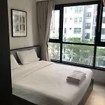 The Base Seaview Apartment