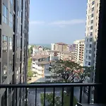 The Base Seaview Apartment *