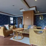 Rajadhani โรงแรม 3*