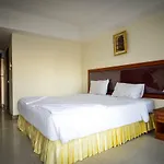Rajadhani โรงแรม 3*